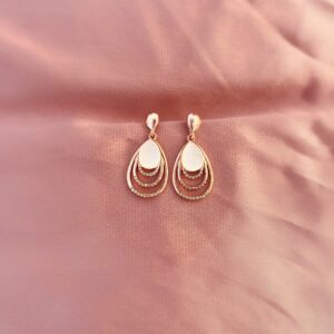 Pretty Pearl Earrings
