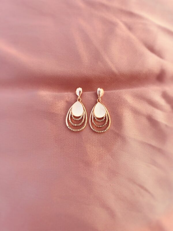 Pretty Pearl Earrings