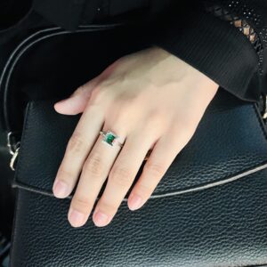 Emerald Glow - CZ Green Stone Ring