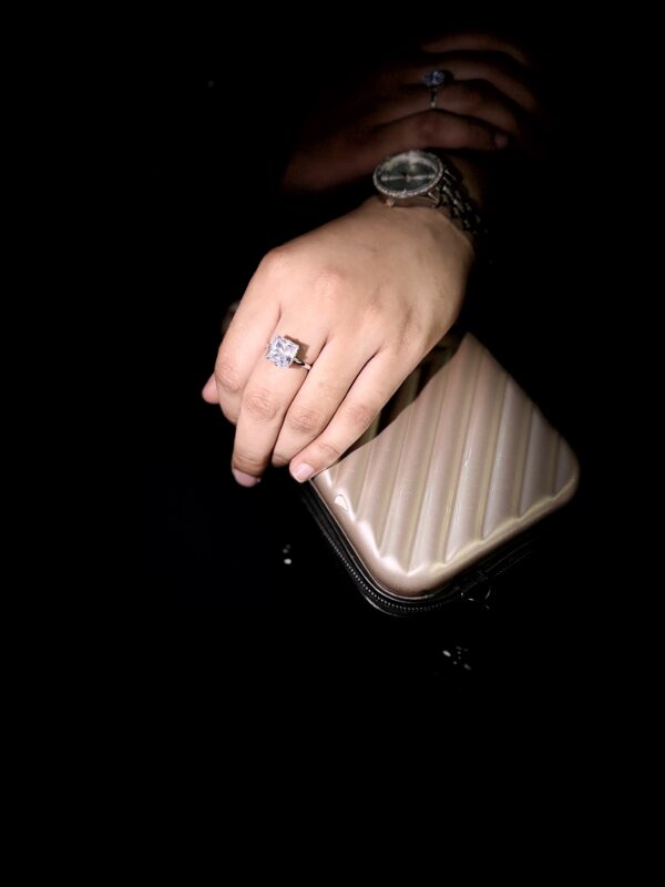 Luxe Vibe Diamond Ring - Square Diamond Ring