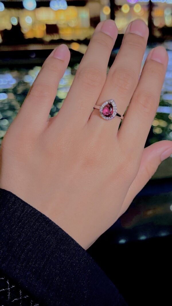Scarlet Glow Oval Red Stone Gem Ring