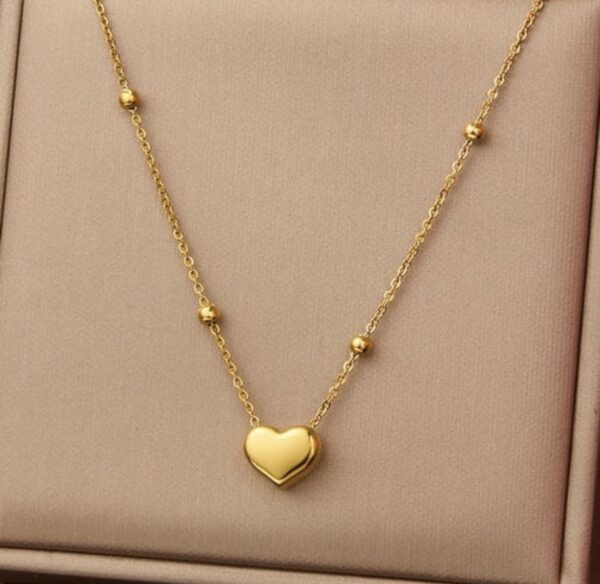 LOVE LOCKED IN - 18K Gold plated Heart chain - Image 3