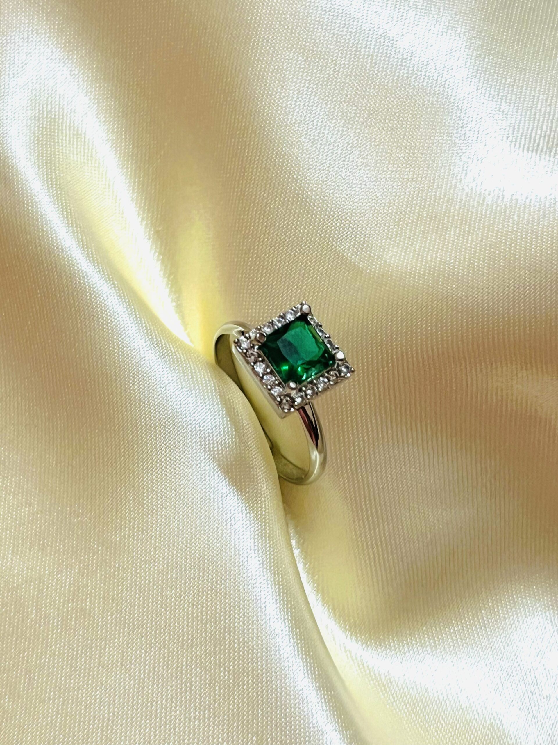 Emerald Glow - CZ Green Stone Ring