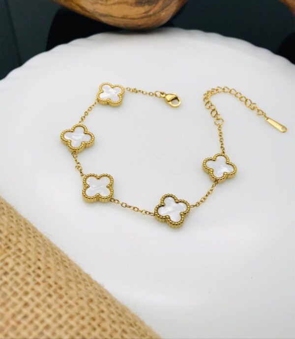 WHITE CLOVER BRACELET - 18K Gold Plated Anti Tarnished - Image 3