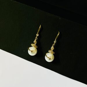 Dreamy Castle Pearl Earrings
