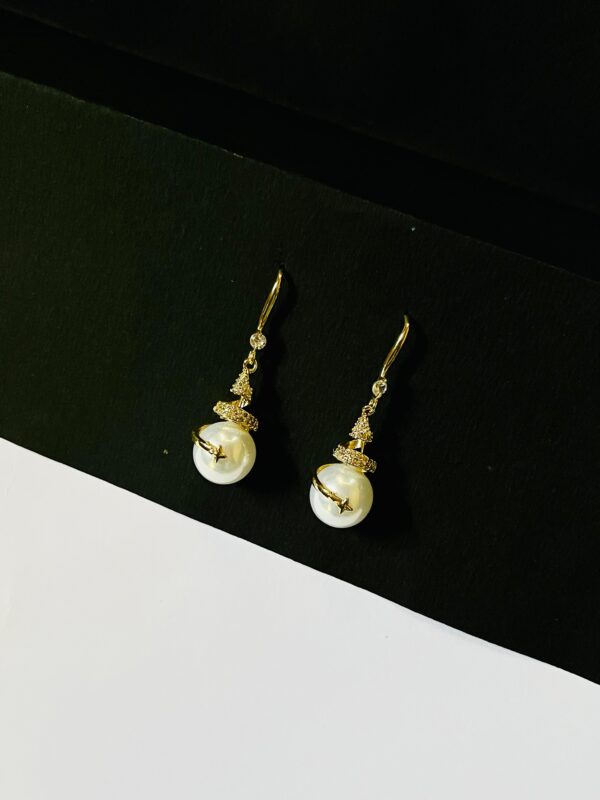 Dreamy Castle Pearl Earrings