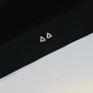 Crystal Studs - T001