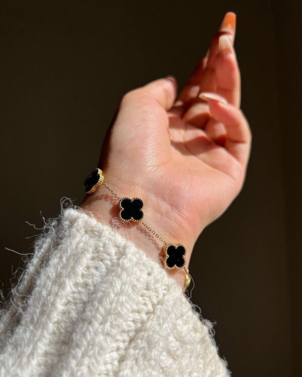 BLACK CLOVER BRACELET - 18K Gold Plated Anti-Tarnished Bracelet