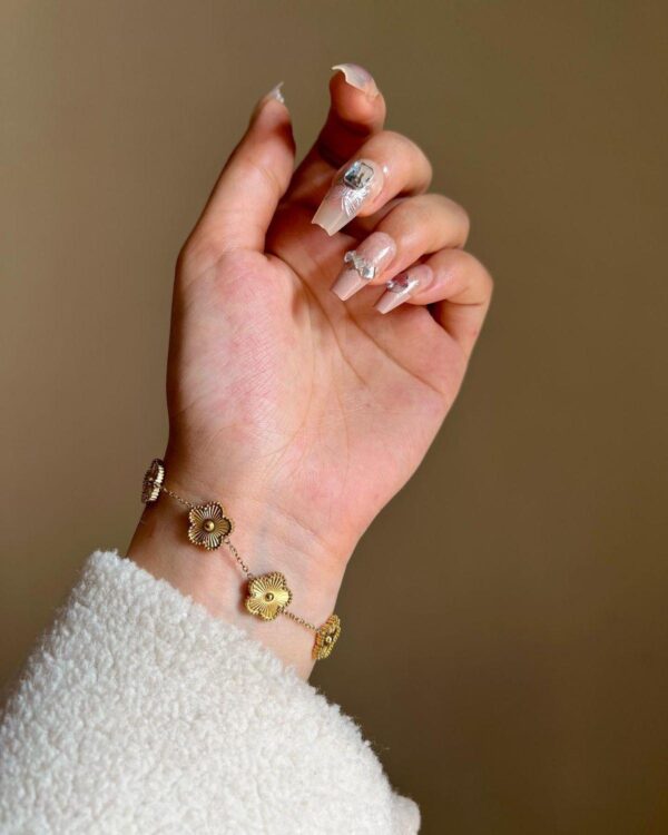 GOLD CLOVER BRACELET - 18K Gold Plated Anti Tarnished Bracelet - Image 2