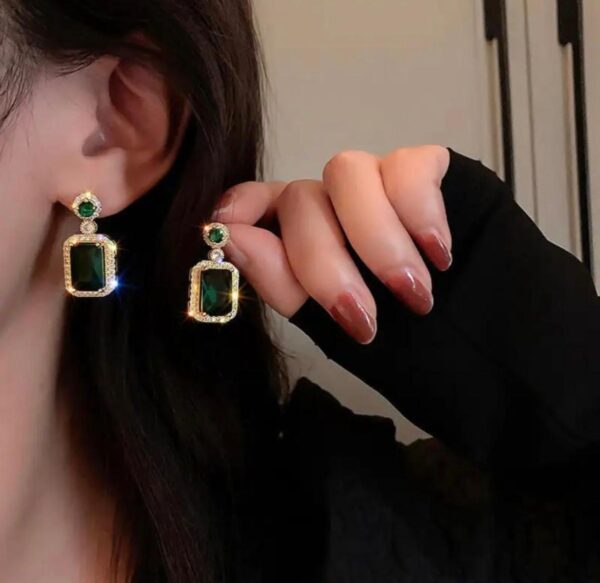 EMERALD ETHEREAL EARRINGS