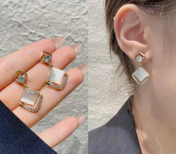 MINIMAL GLINT - Geometric white stone earrings