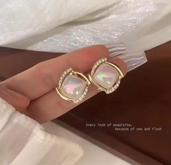 OPAL AURA - Opal Pearl Studs - Image 2